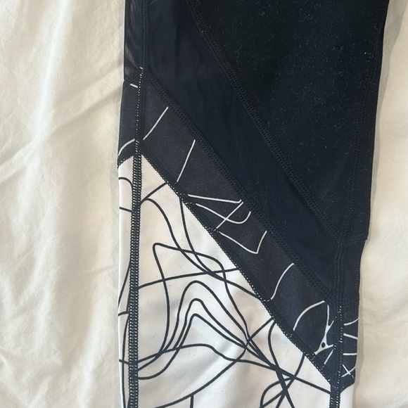 Fabletics leggings - Picture 3 of 3